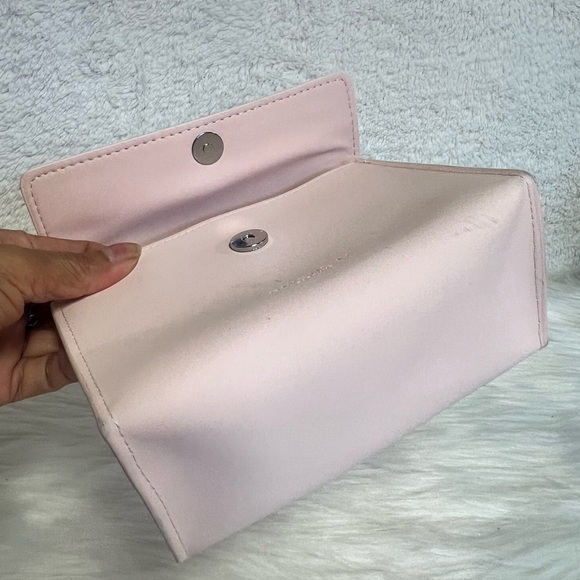 Givenchy pouch - Picture 7 of 7